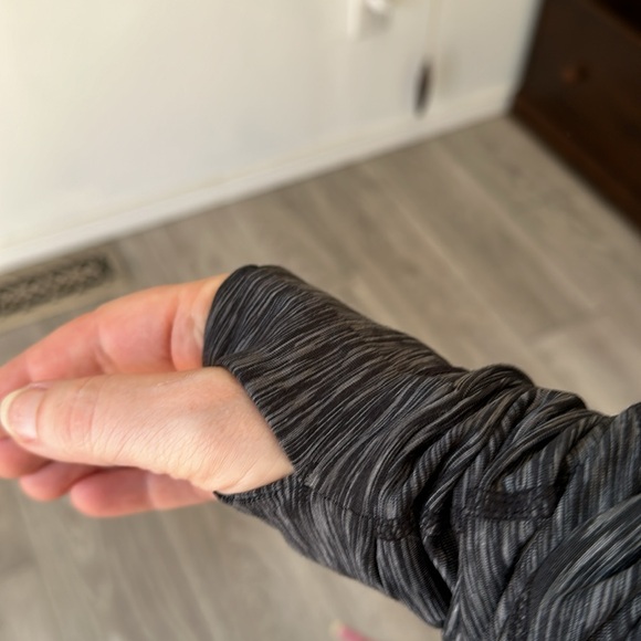 Lululemon Zip Up Sweatshirt - Picture 8 of 9